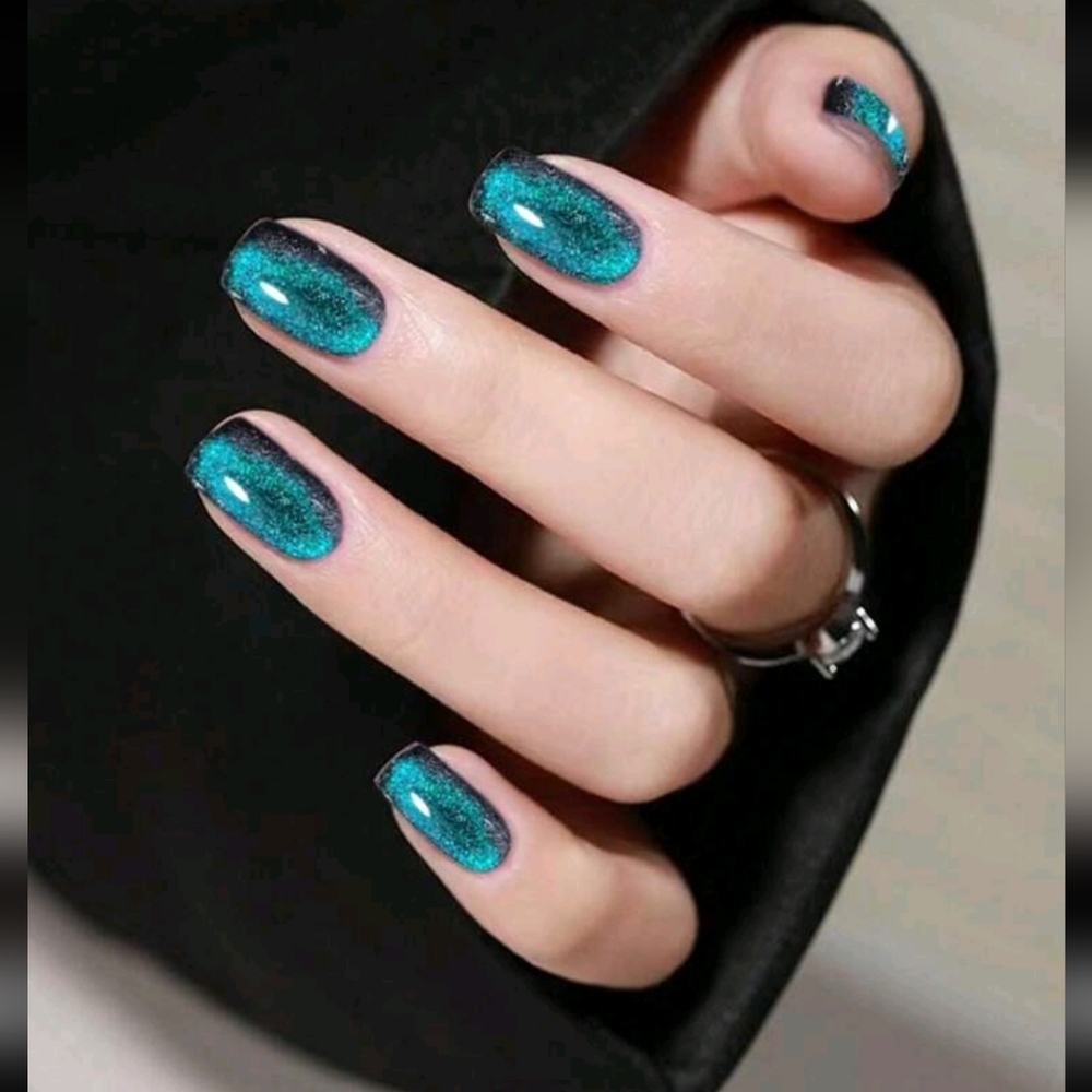24 Shimmer Nails